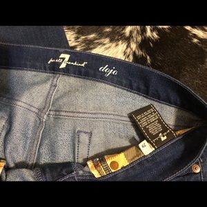 7’s Free for Mankind